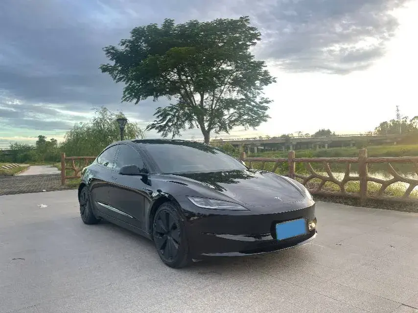 2023 TESLA MODEL thumbnail 2