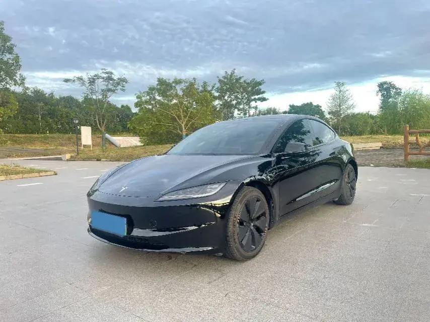 2023 Tesla Model 3 BEV 60KWH