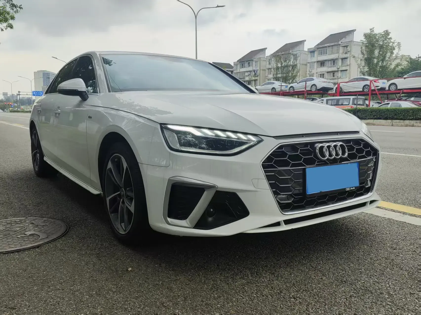 2023 AUDI A4L thumbnail 3