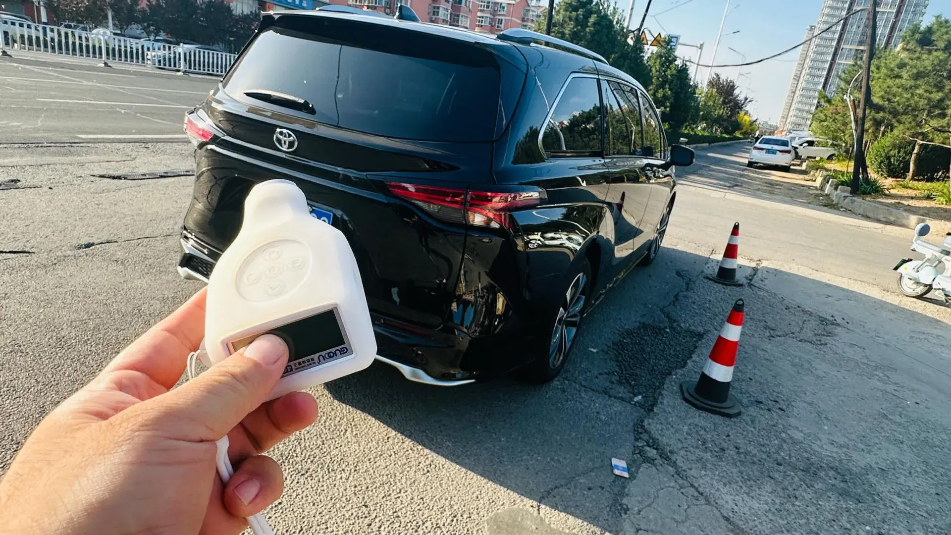 2022 TOYOTA GRANVIA thumbnail 4