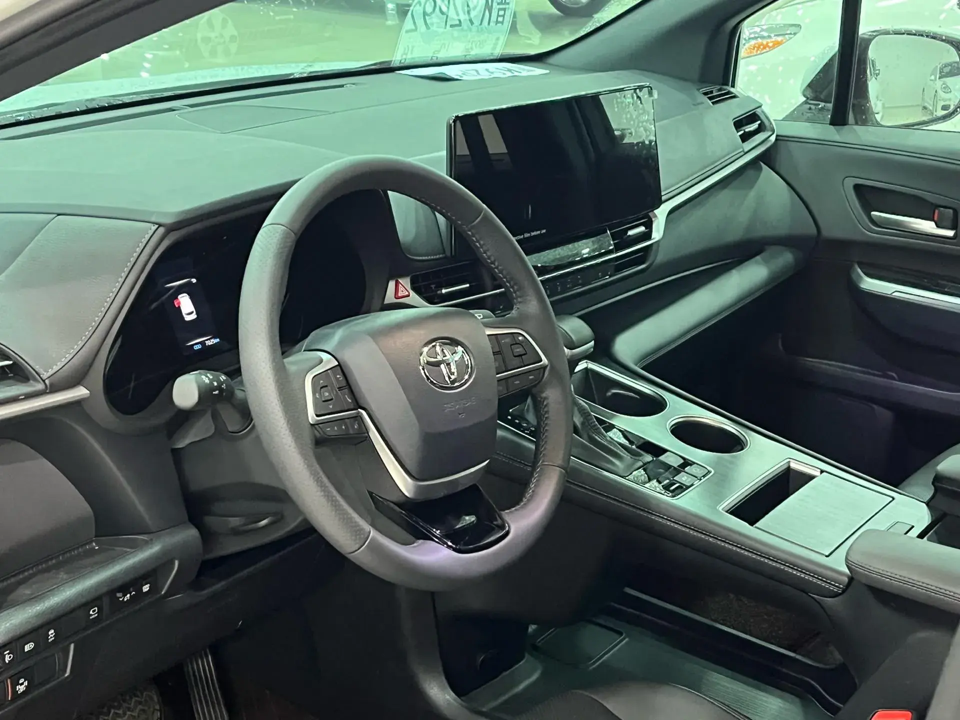 2024 TOYOTA SIENNA thumbnail 4