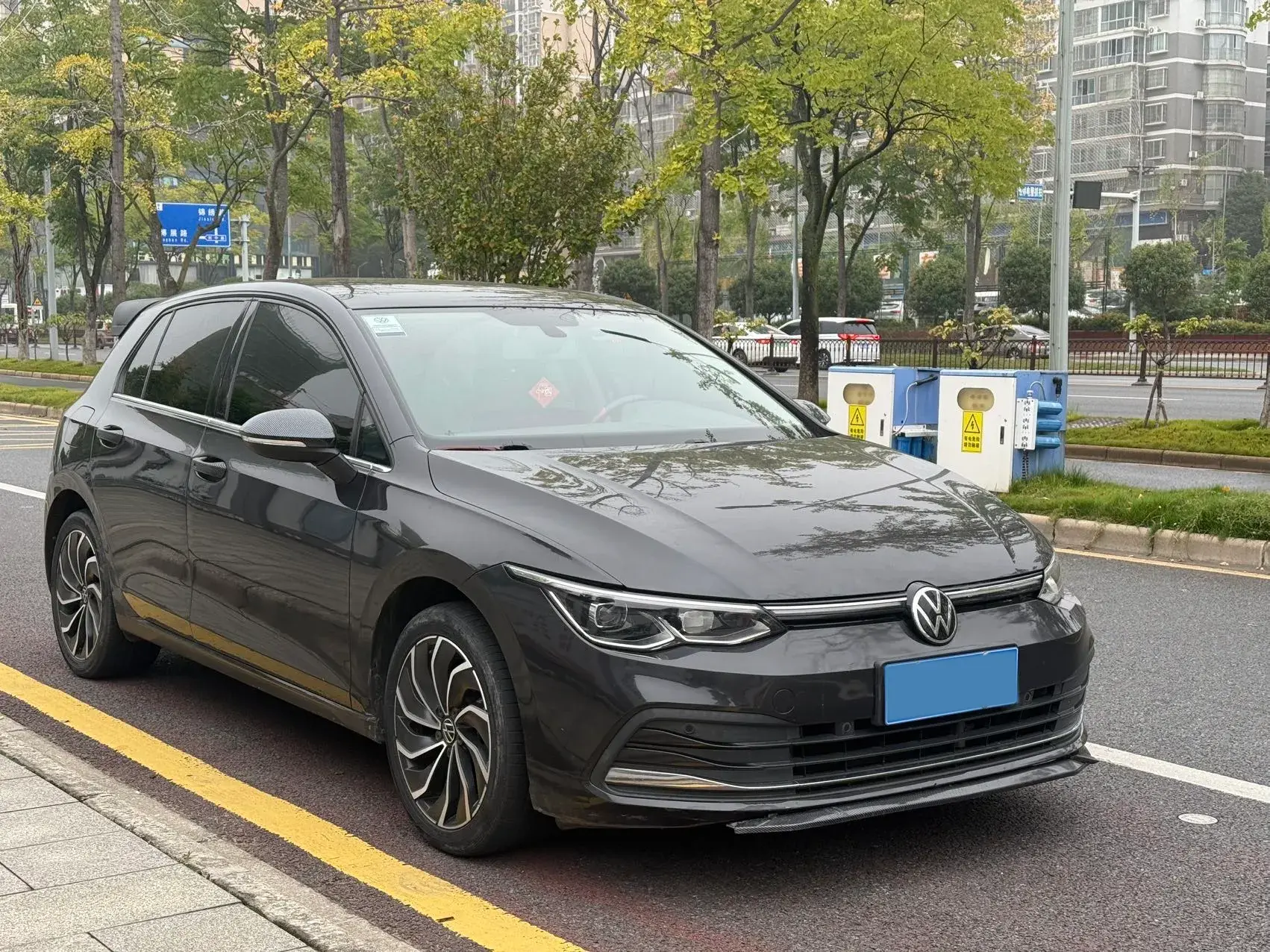 2021 VOLKSWAGEN GOLF thumbnail 3
