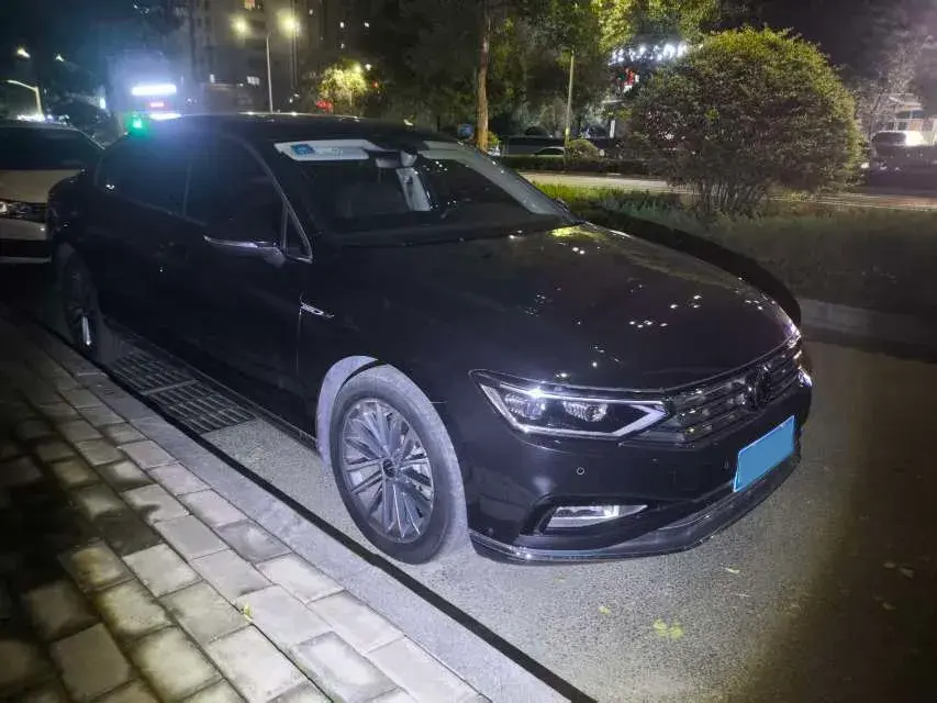 2020 VOLKSWAGEN MAGOTAN thumbnail 2