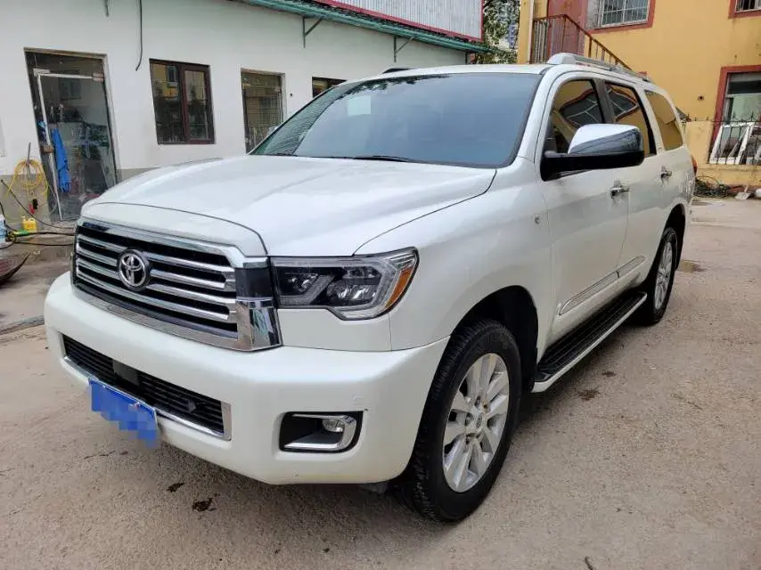 2018 HONGQI H5 view 1