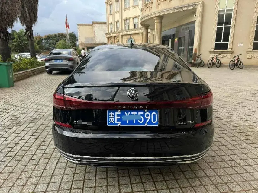 2023 VOLKSWAGEN PASSAT thumbnail 4