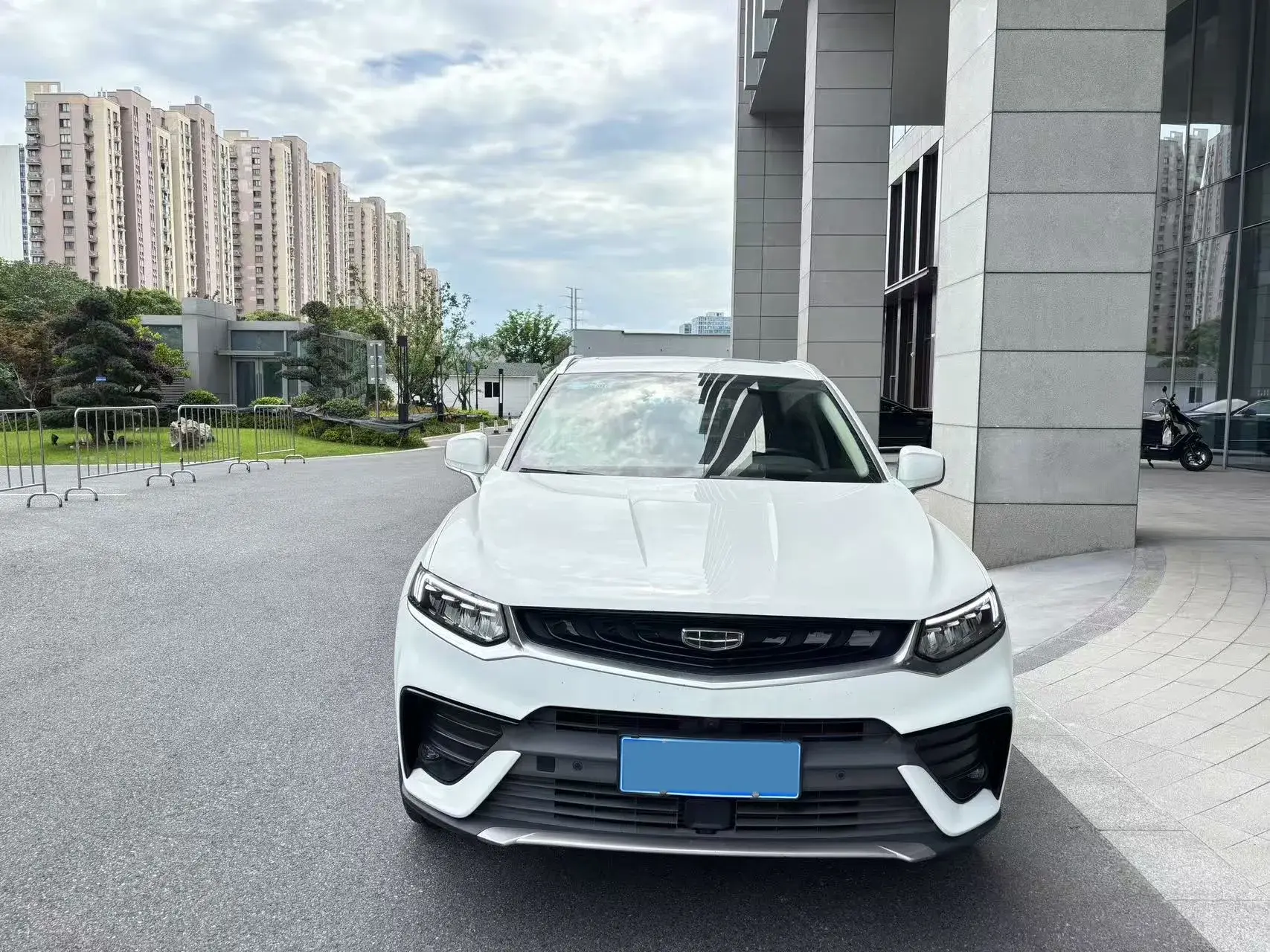 2019 GEELY TUGELLA thumbnail 3