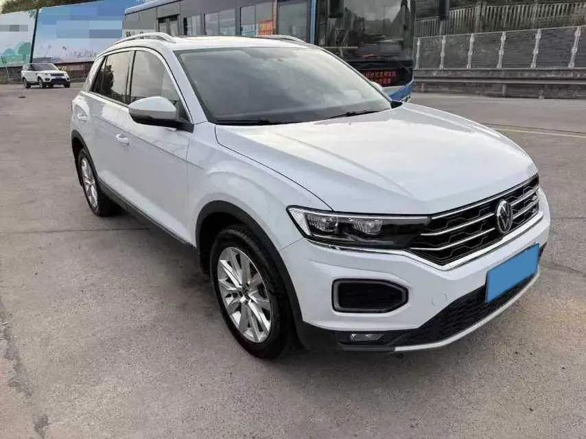 2021 VOLKSWAGEN T-ROC thumbnail 2