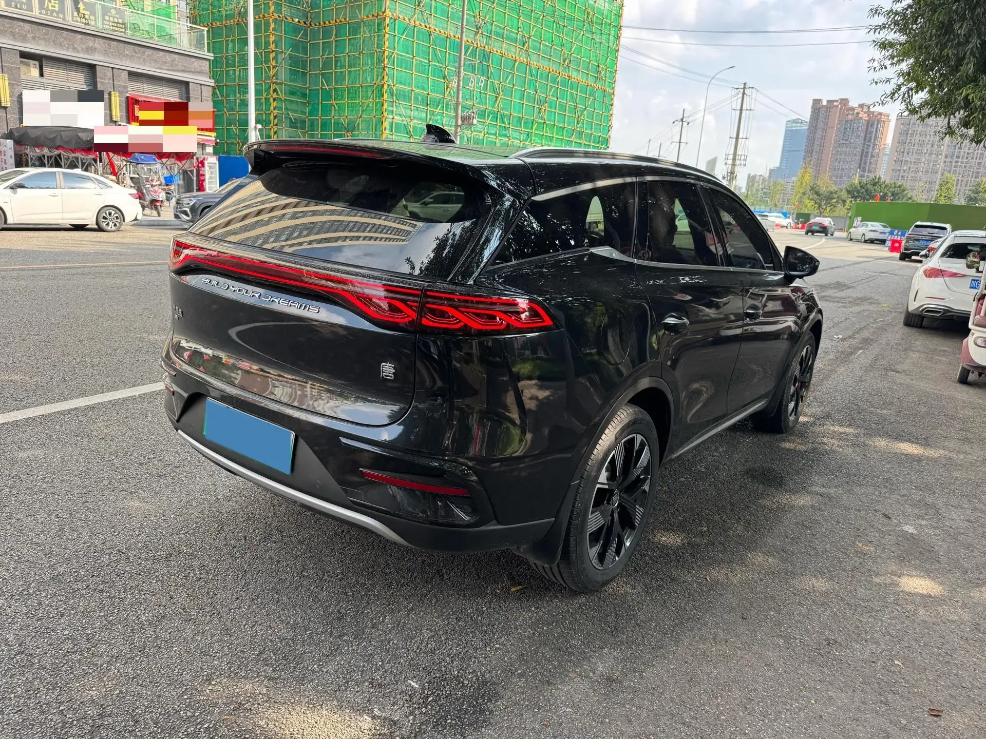 2024 BYD TANG thumbnail 3