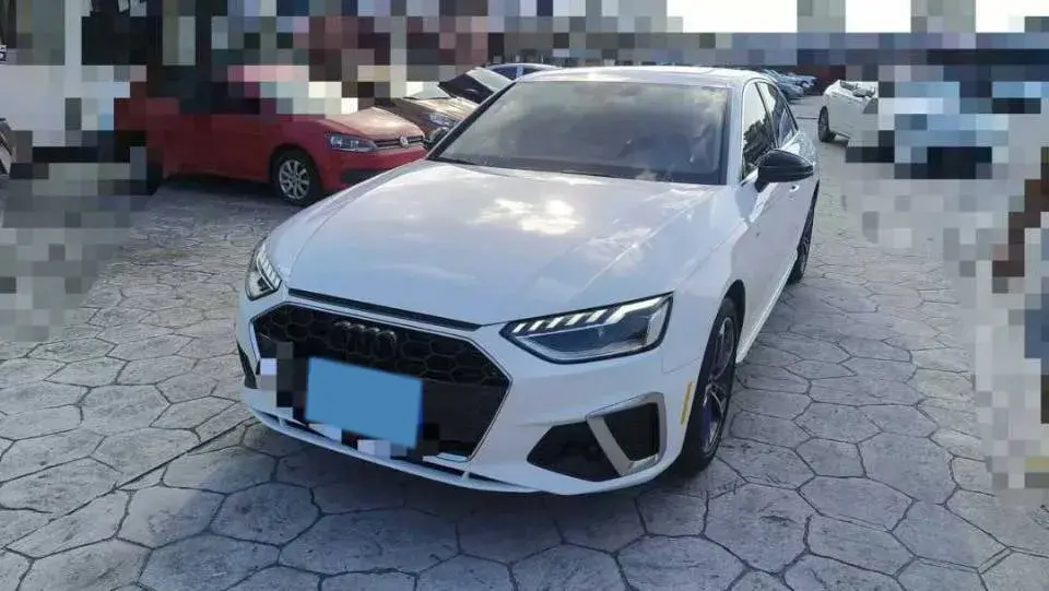 2023 AUDI A4L view 1