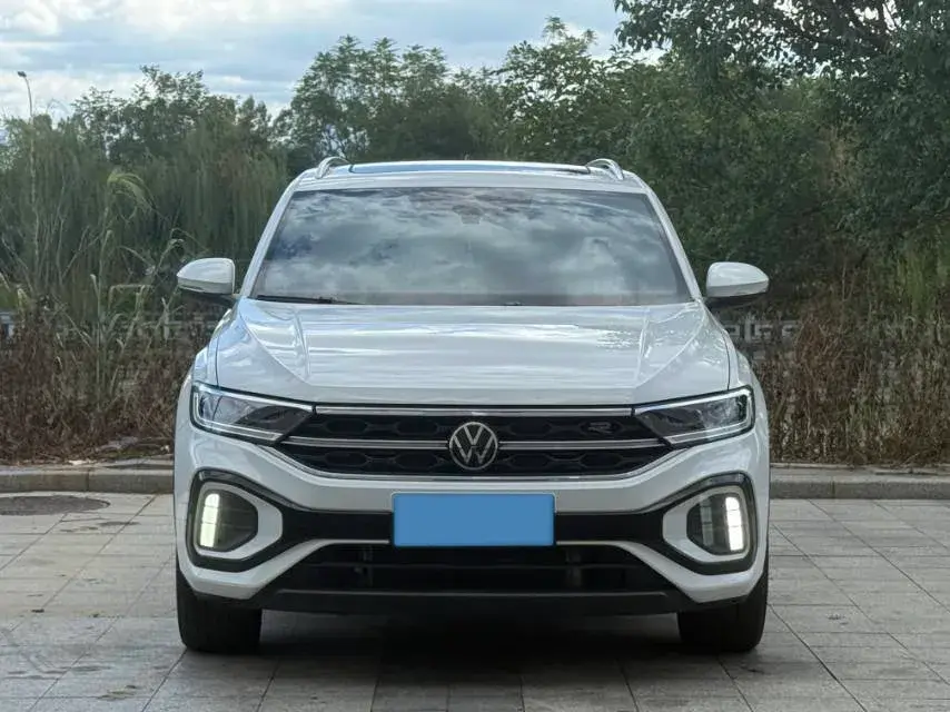 2023 VOLKSWAGEN T-ROC thumbnail 2