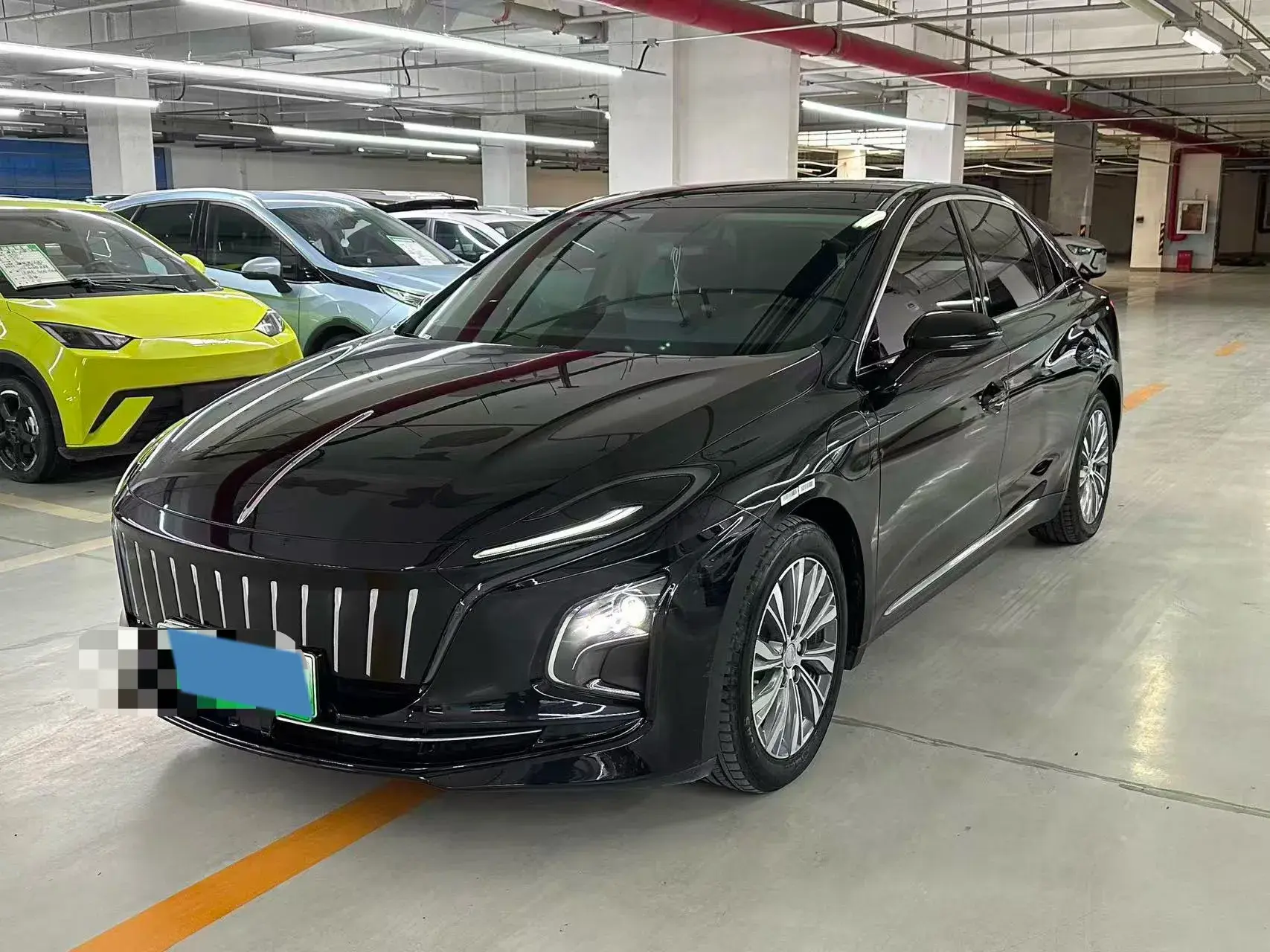 2023 HONGQI E-QM5 view 1