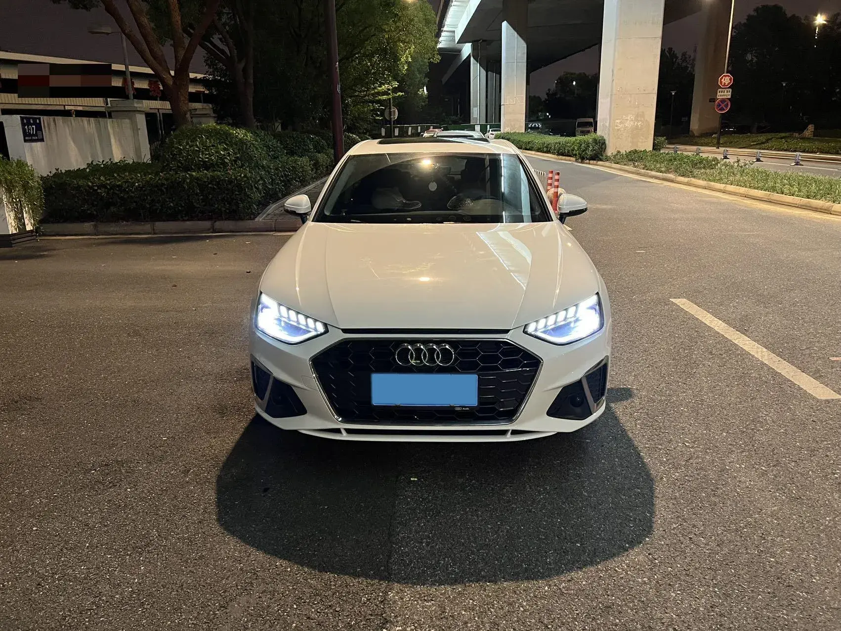 2020 AUDI A4L thumbnail 2