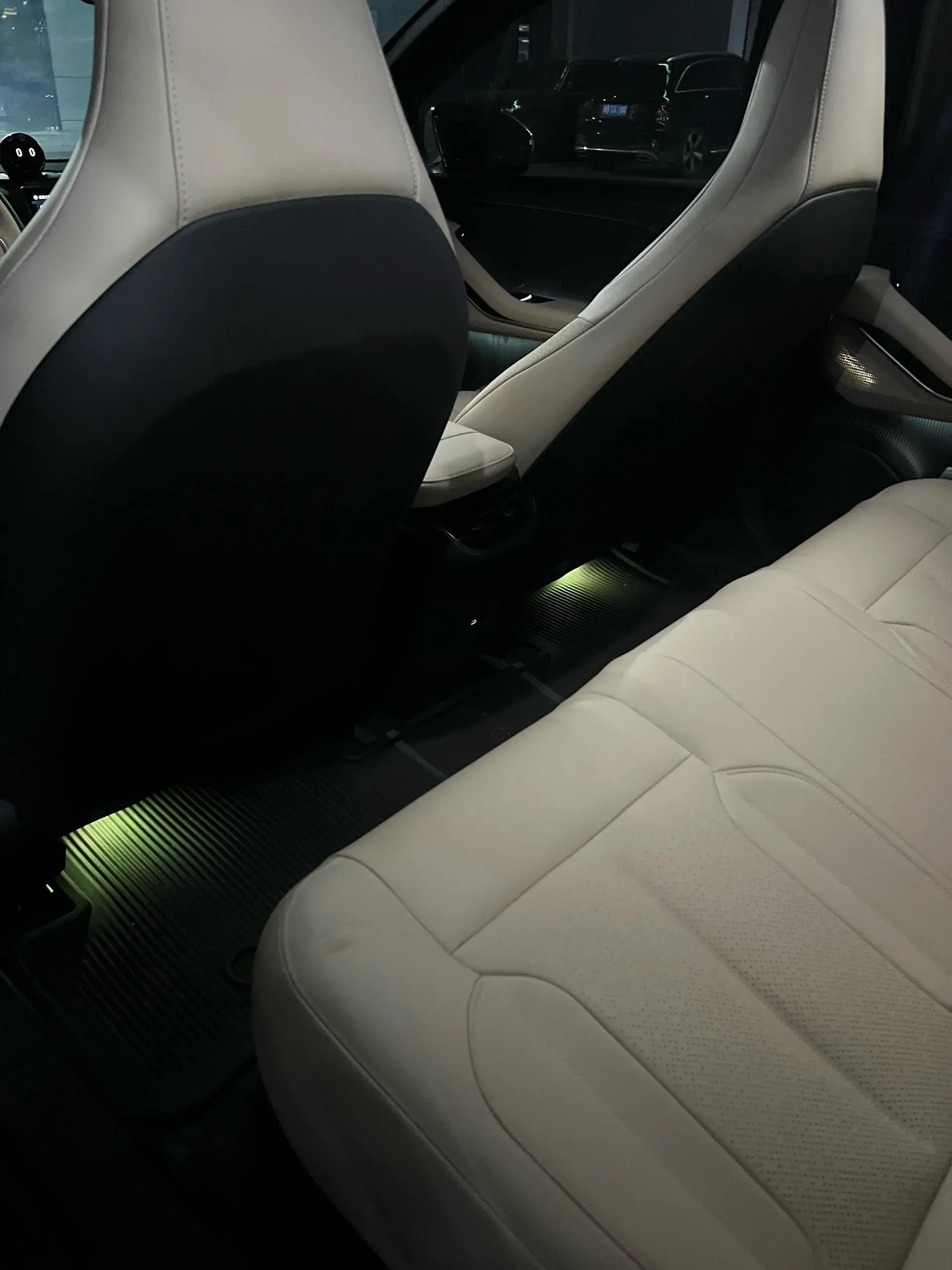 2024 NIO ET5T thumbnail 3