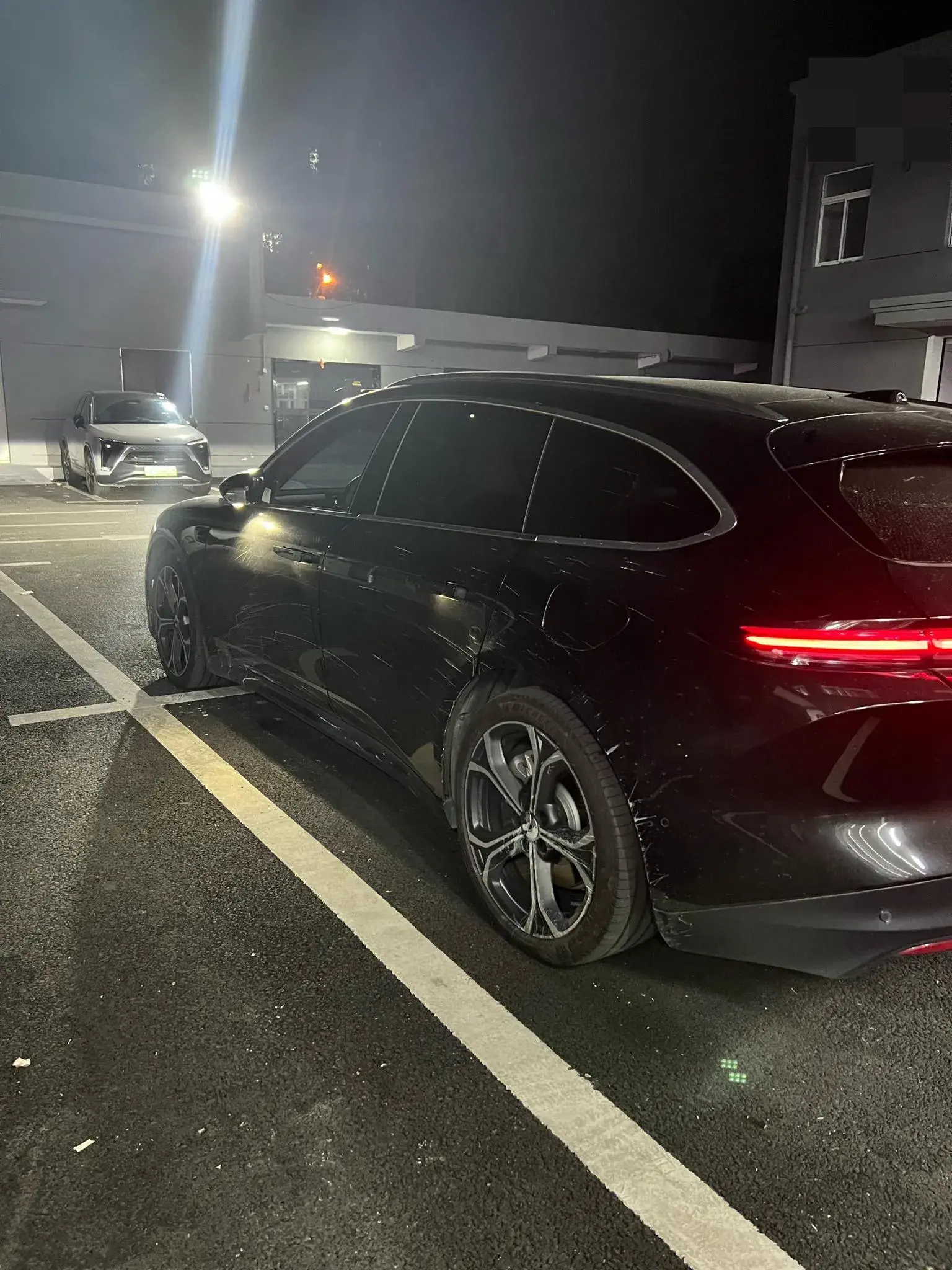 2024 NIO ET5T thumbnail 4