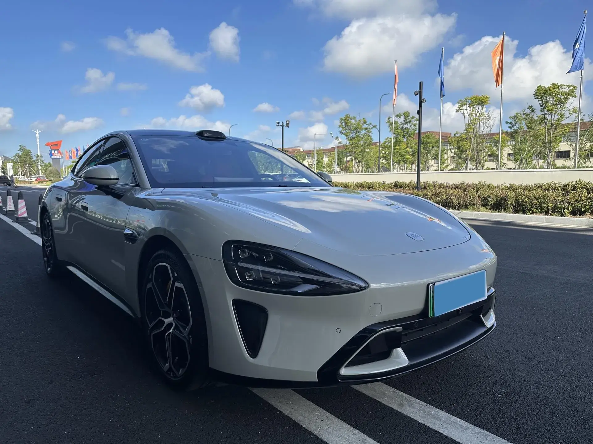 2024 MI SU7 thumbnail 3