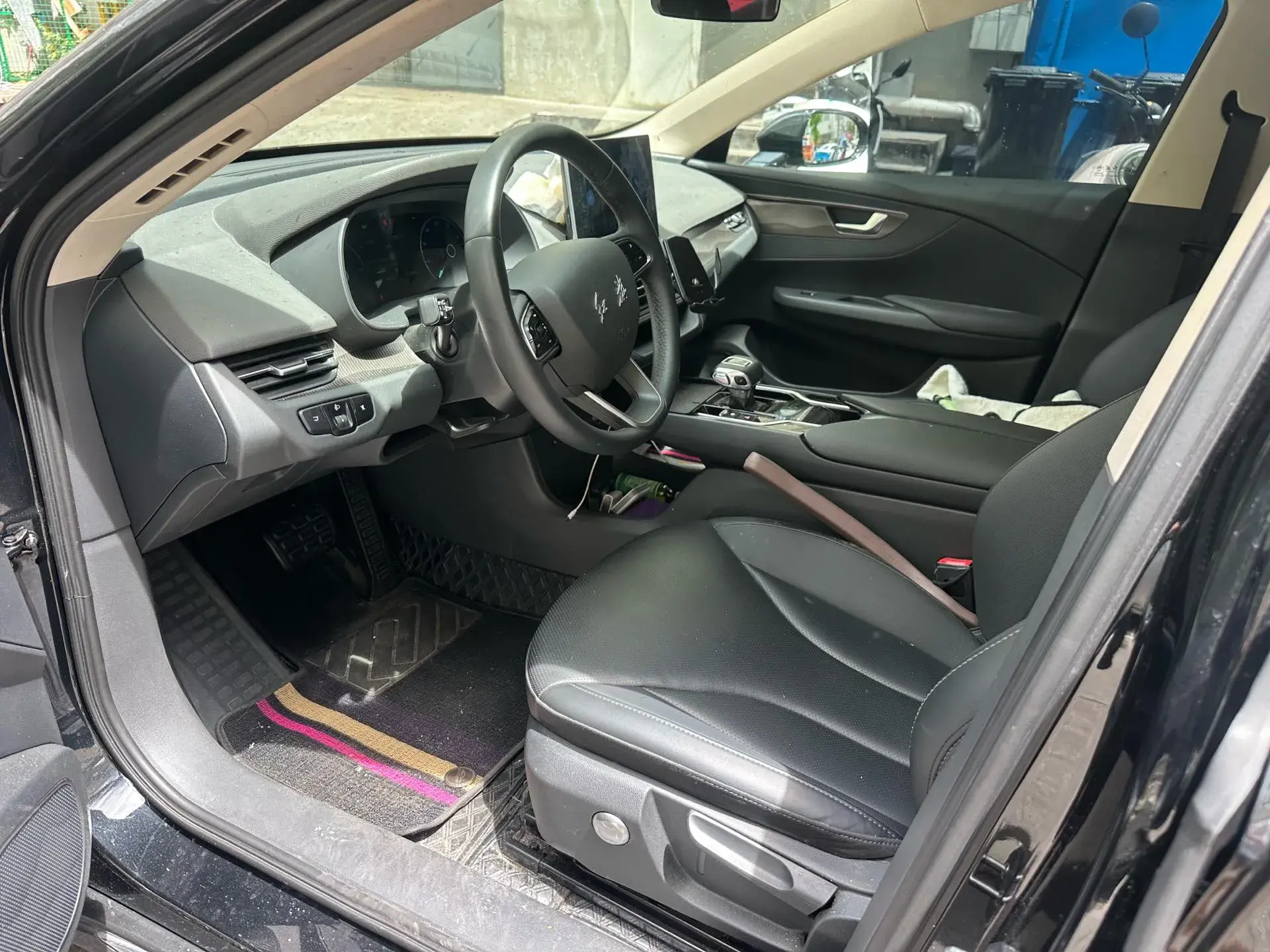 2022 HONGQI E-QM5 thumbnail 3