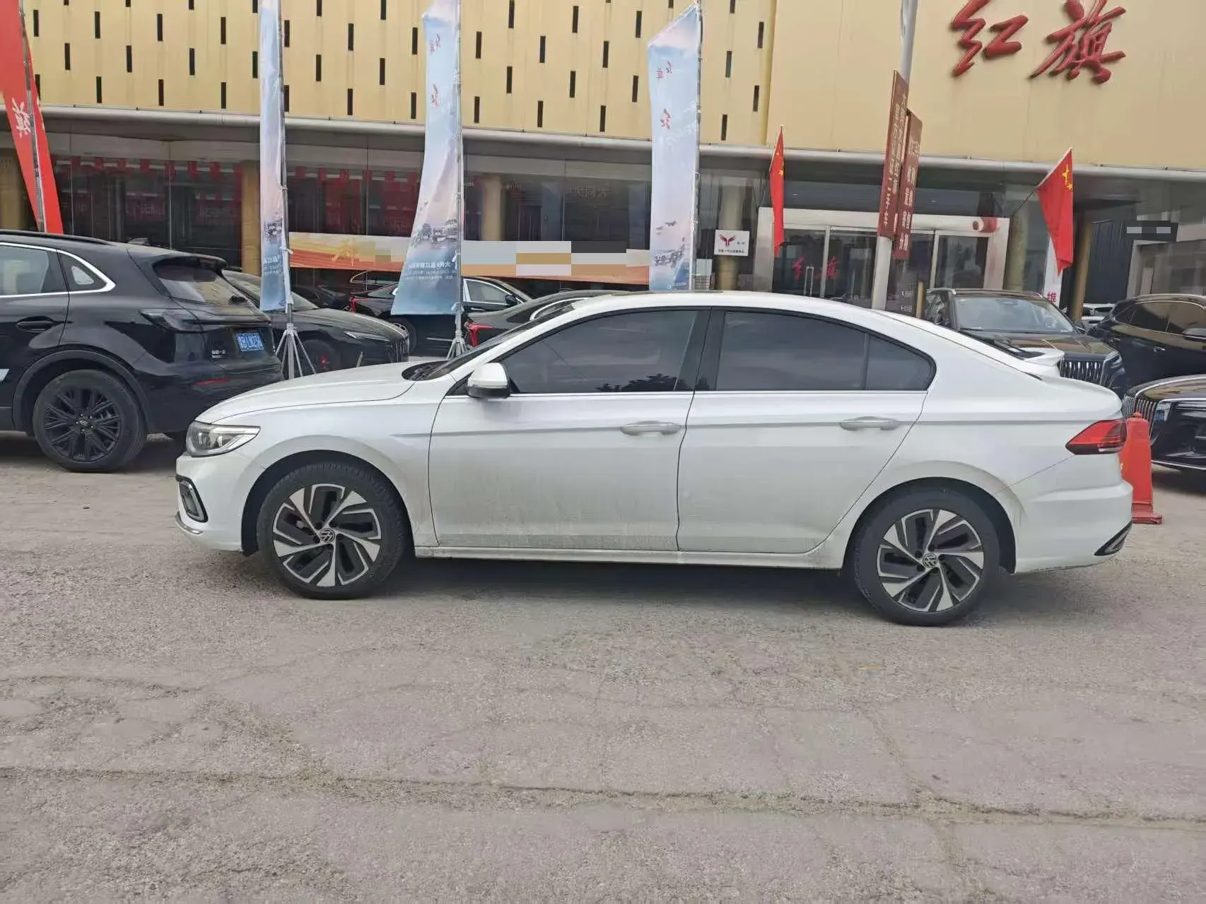 2023 VOLKSWAGEN BORA thumbnail 2