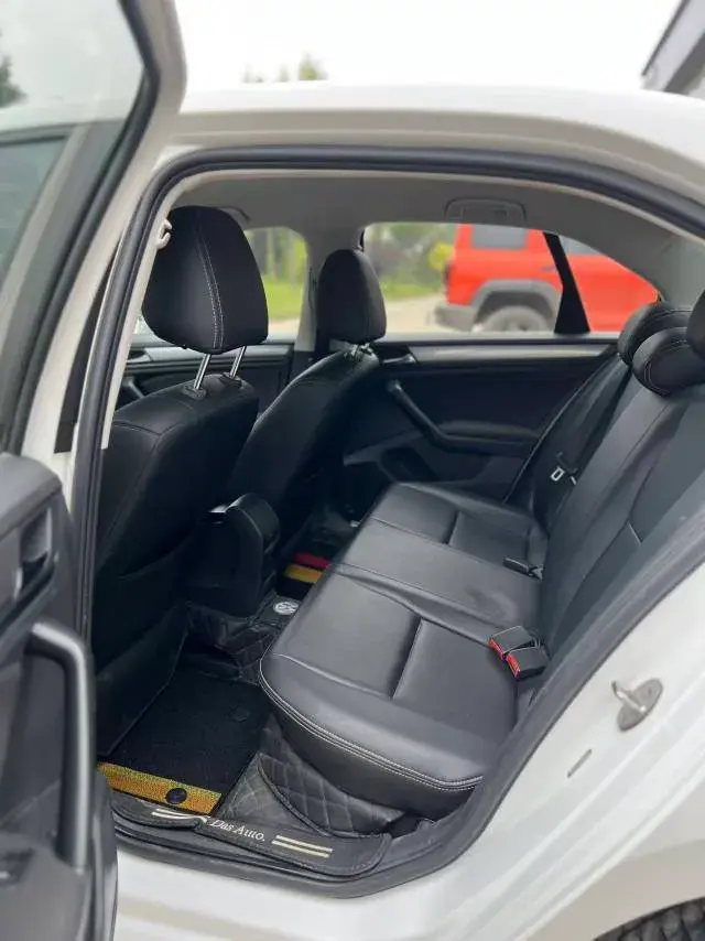 2019 VOLKSWAGEN BORA thumbnail 4