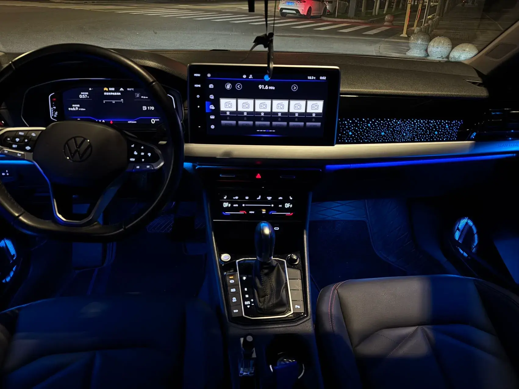 2023 VOLKSWAGEN LAVIDA thumbnail 2