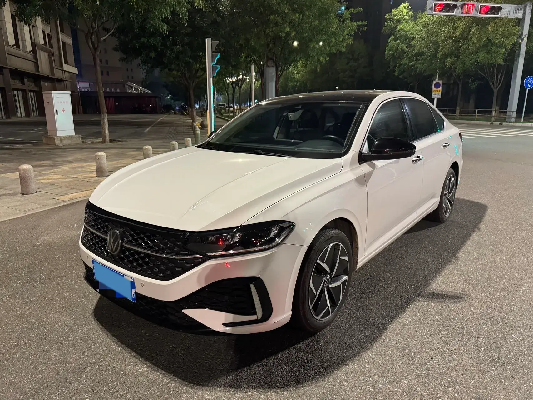 2023 VOLKSWAGEN LAVIDA view 1