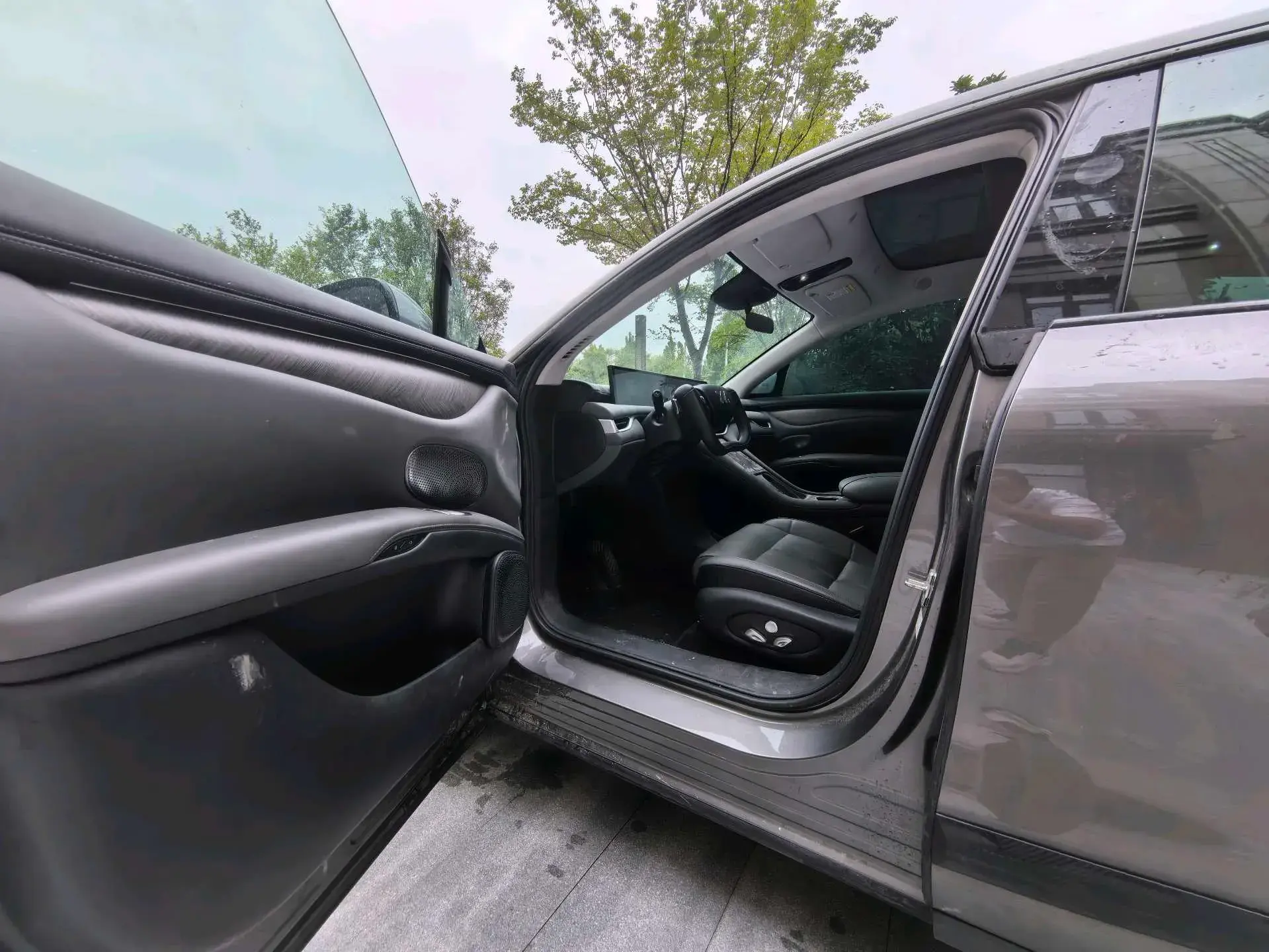 2025 IM LS6 thumbnail 4