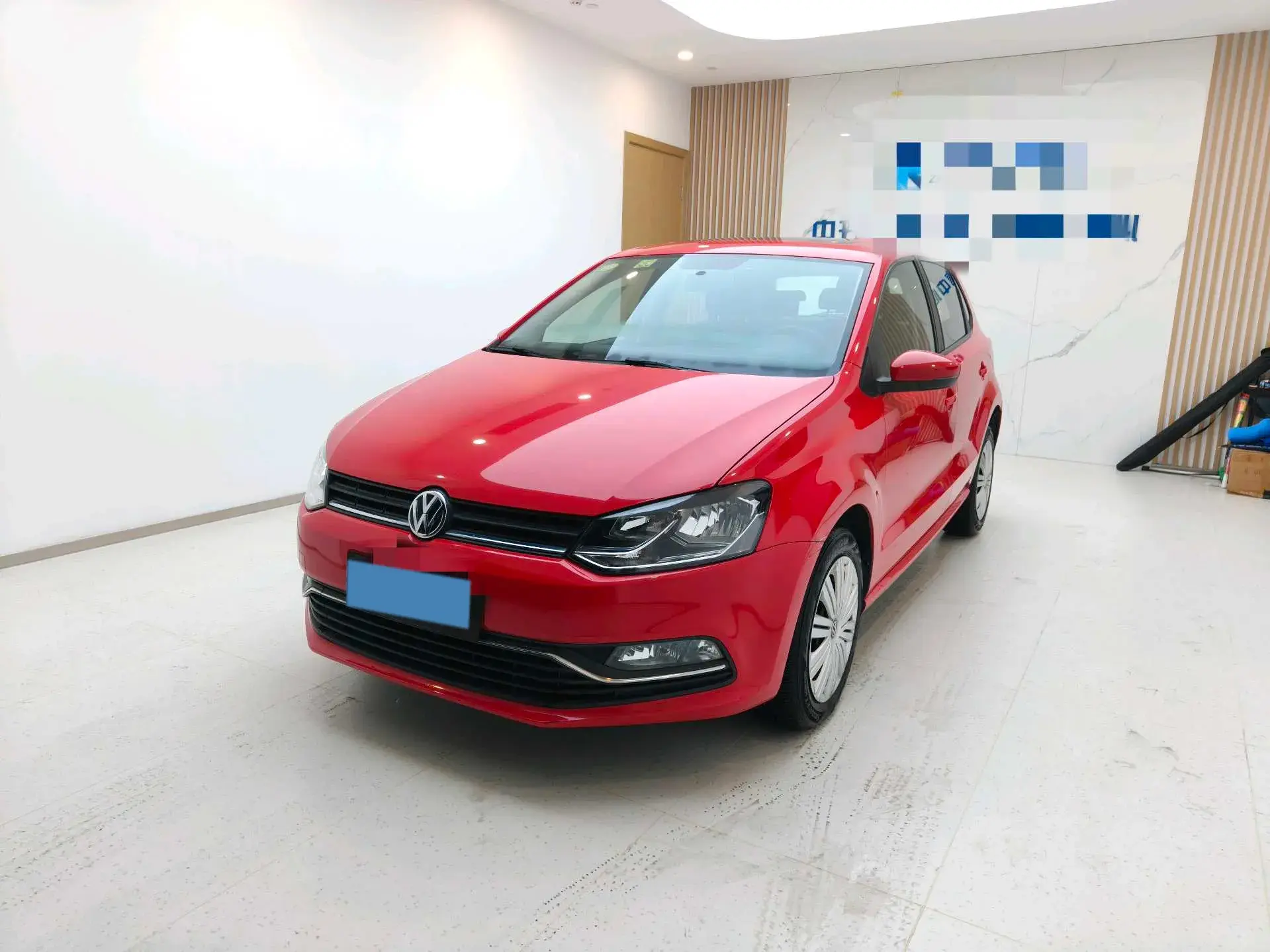 2016 VOLKSWAGEN POLO view 1