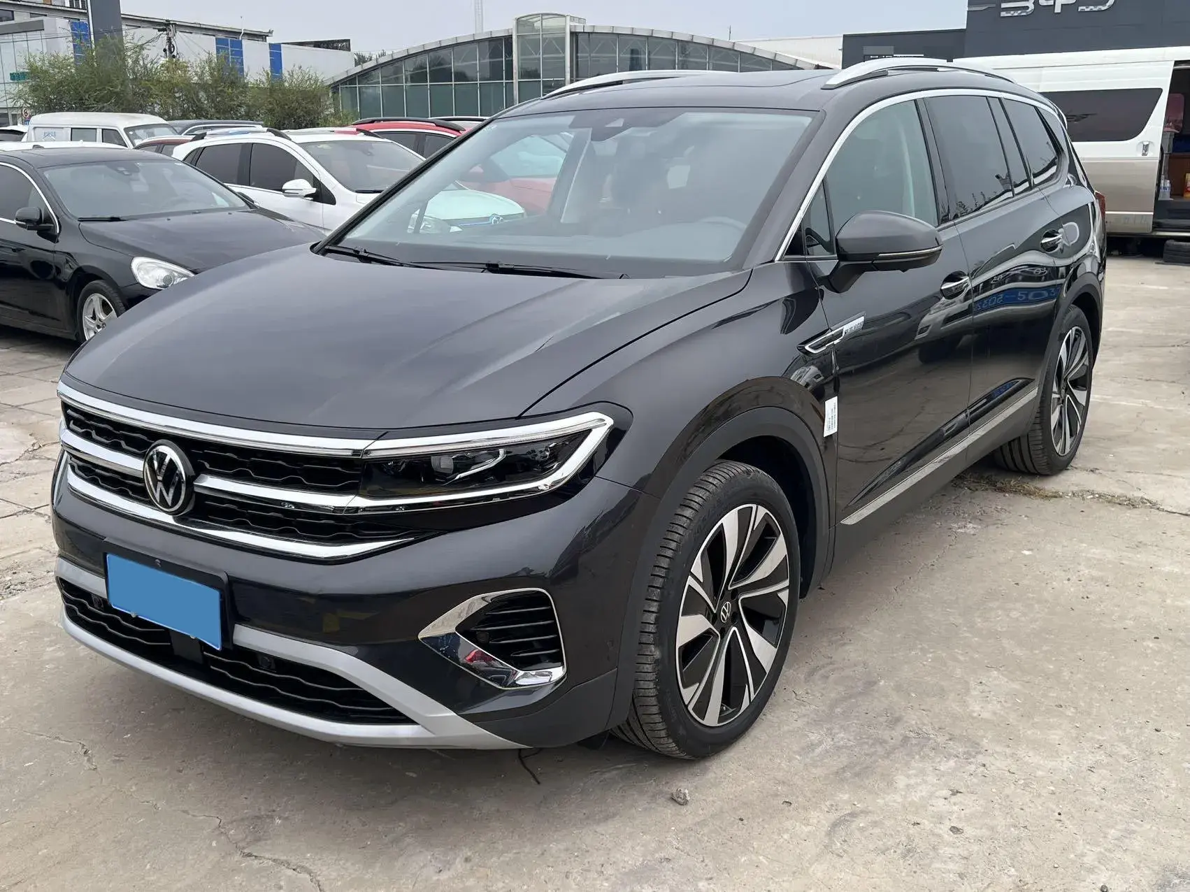 2021 VOLKSWAGEN TALAGON view 1