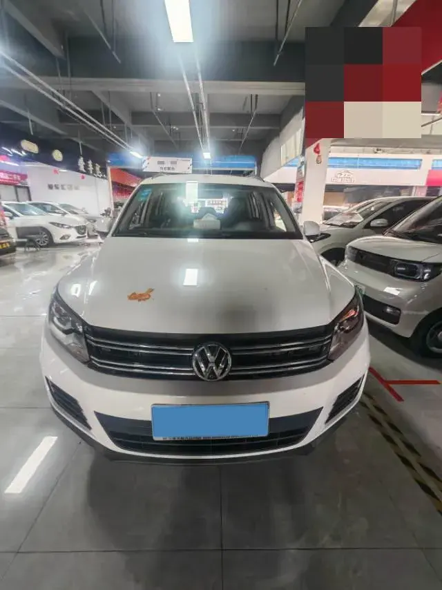 2016 VOLKSWAGEN TIGUAN thumbnail 2