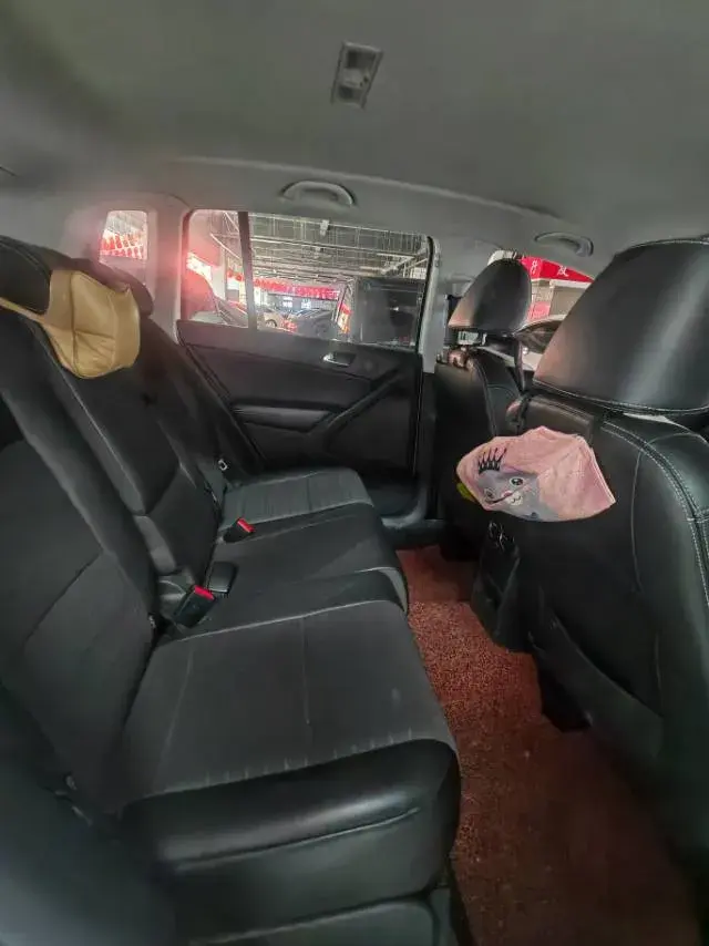 2016 VOLKSWAGEN TIGUAN thumbnail 4