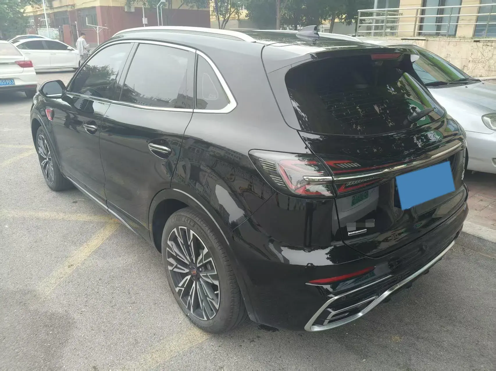 2023 HONGQI HS5 thumbnail 2