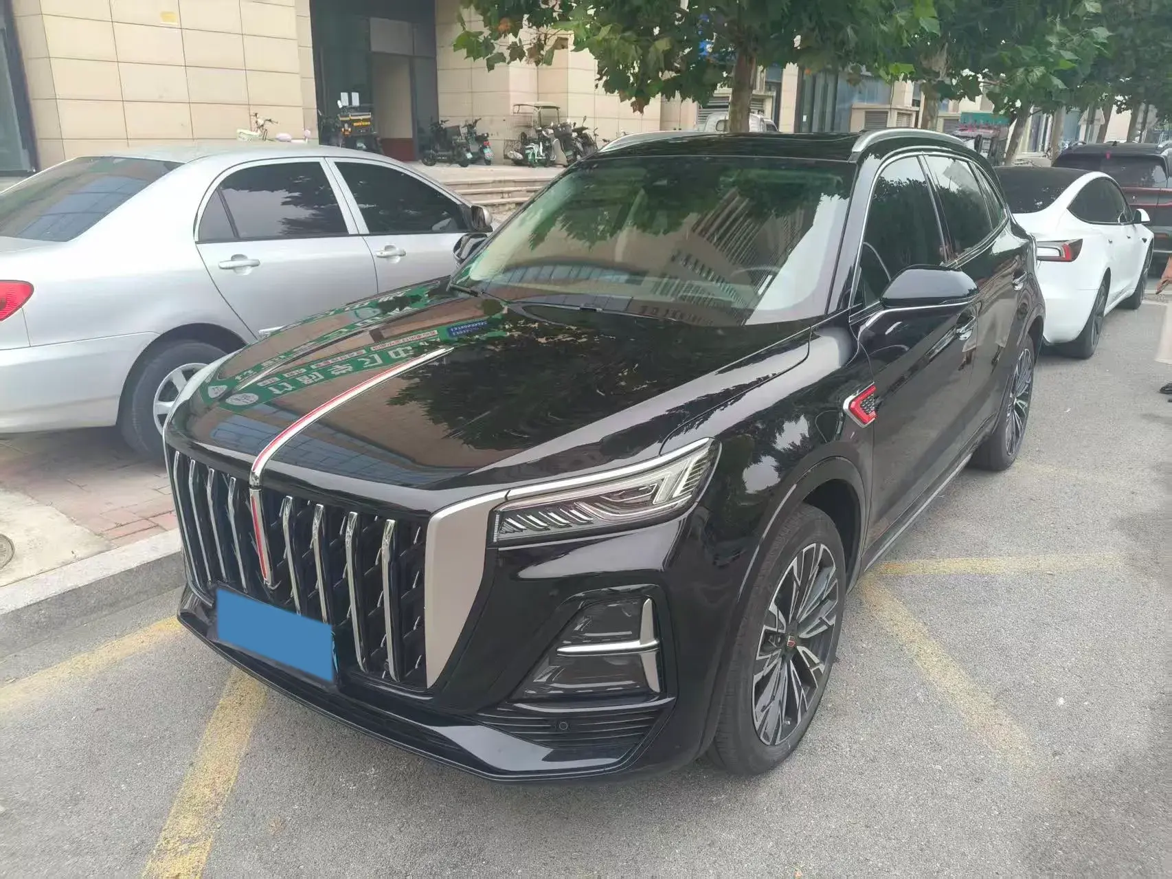 2023 HONGQI HS5 view 1