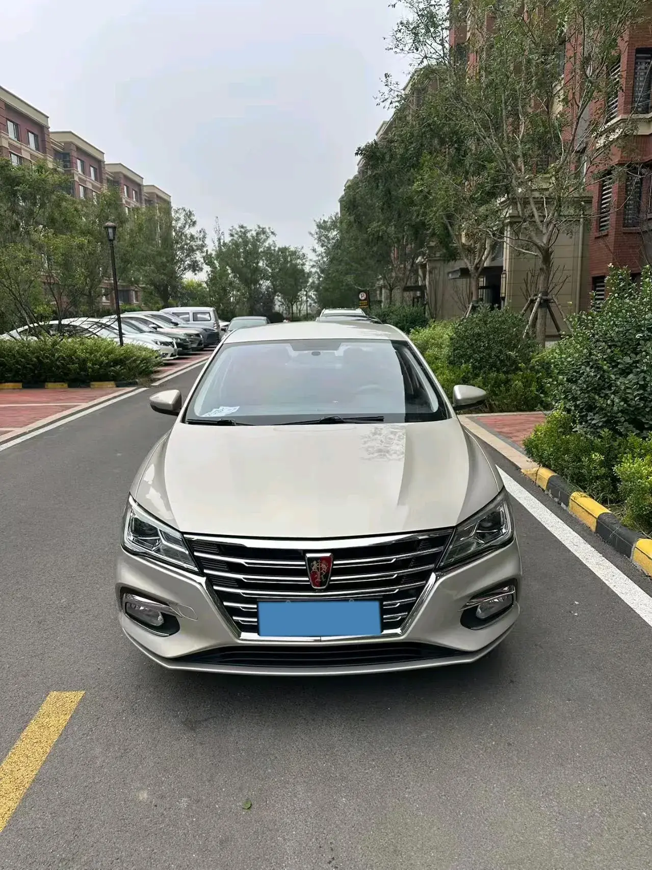2020 ROEWE I5 thumbnail 2