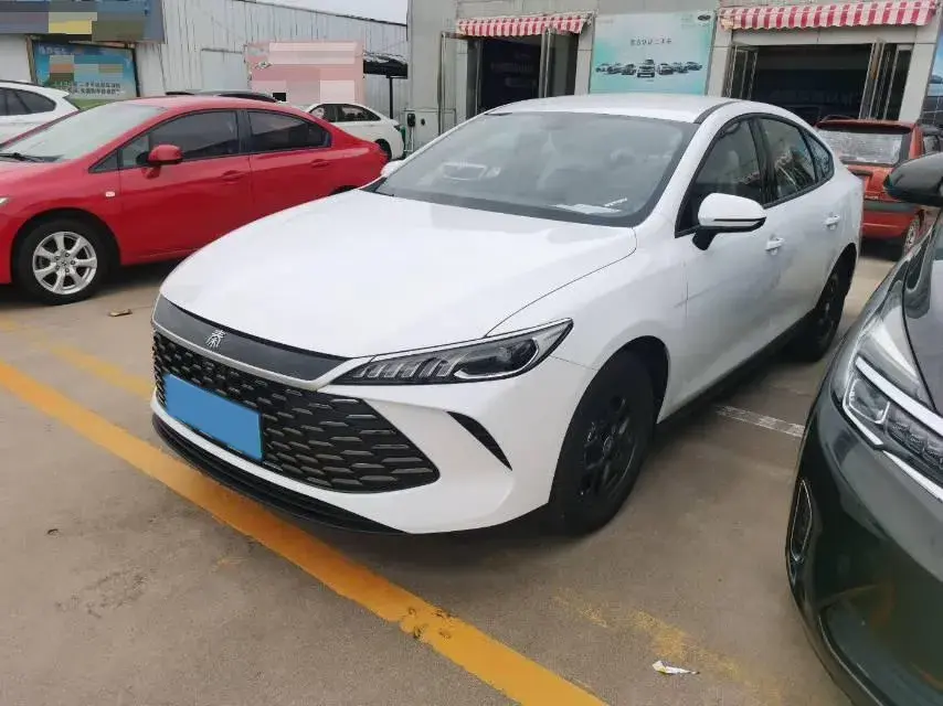 2025 BYD QIN view 1