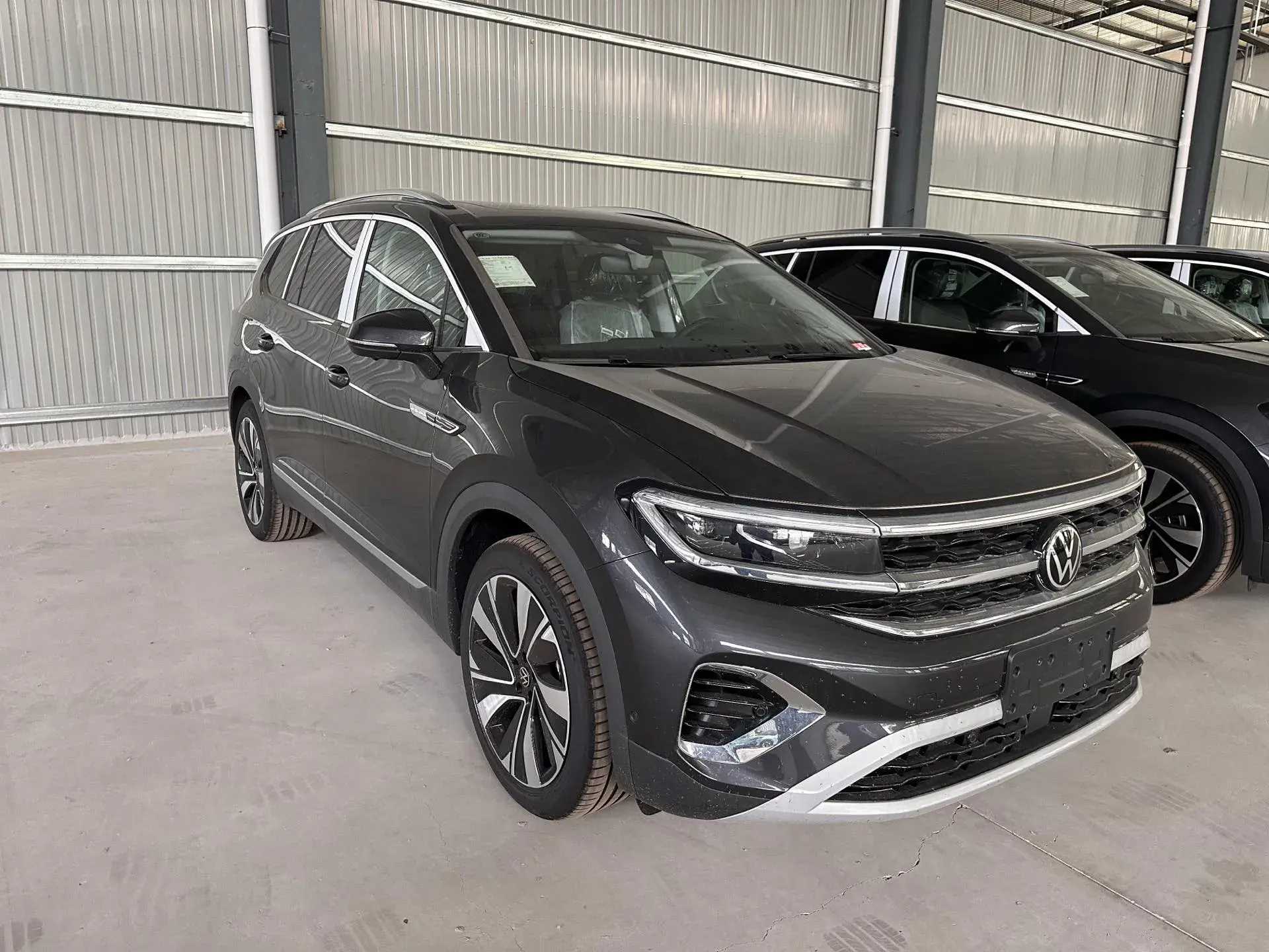 2025 VOLKSWAGEN TALAGON thumbnail 2