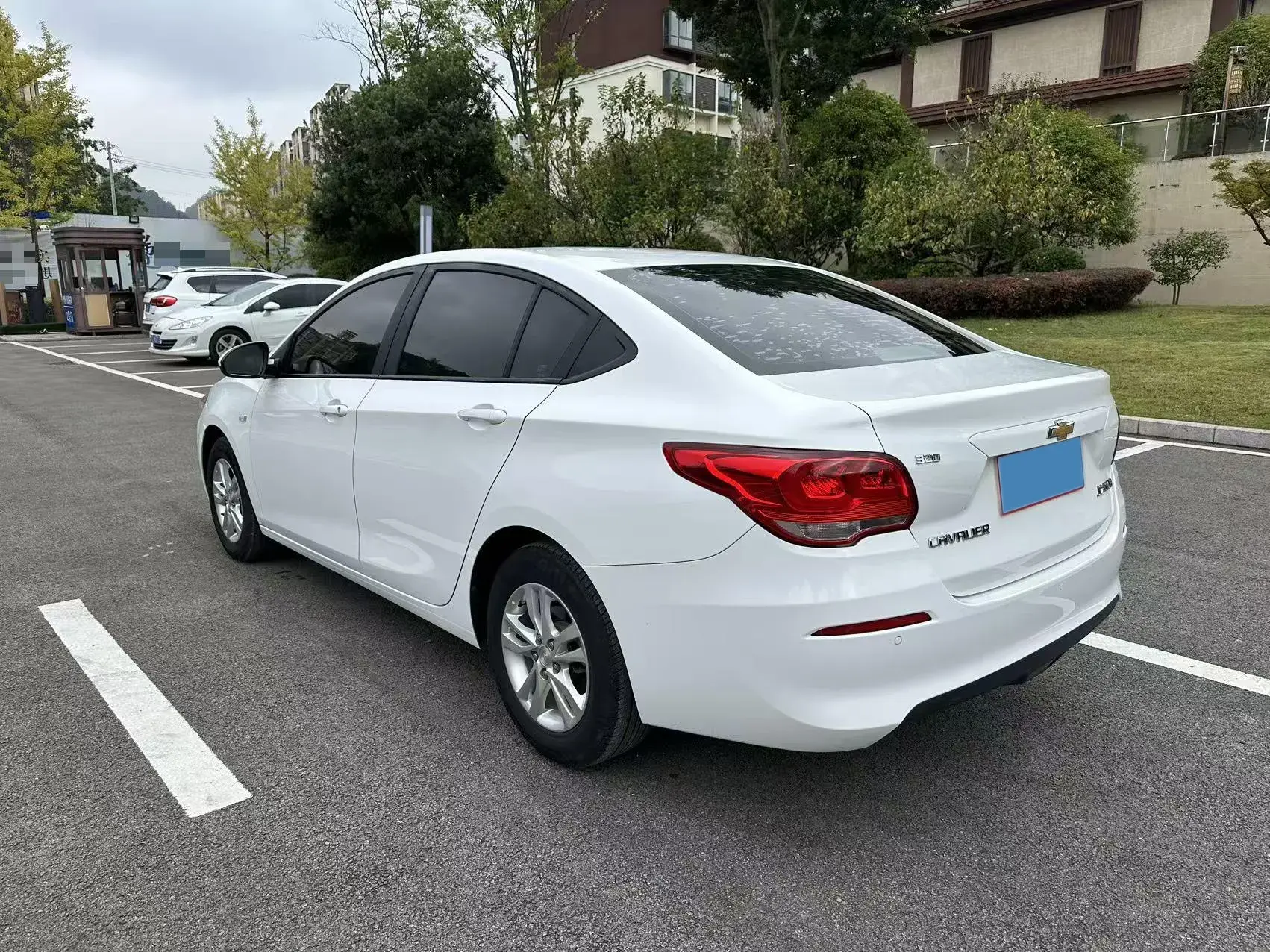 2019 CHEVROLET CAVALIER thumbnail 4