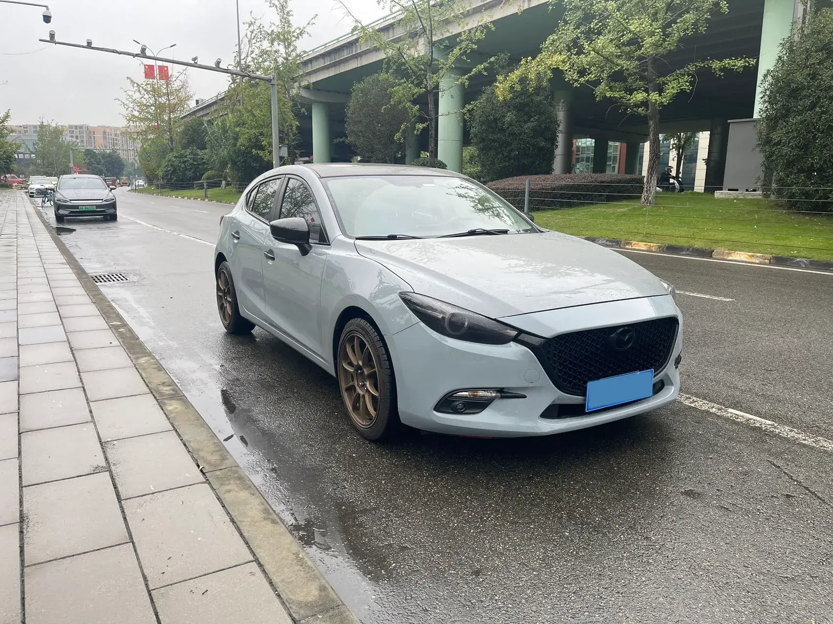 2017 MAZDA 3 thumbnail 2