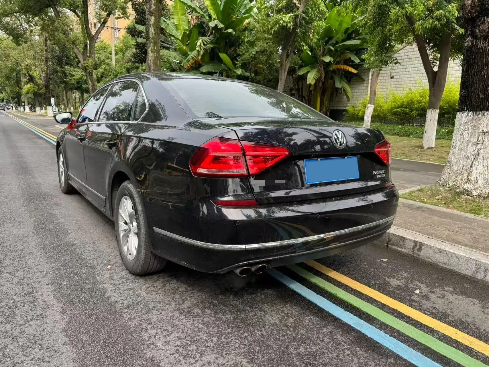 2016 VOLKSWAGEN PASSAT thumbnail 4