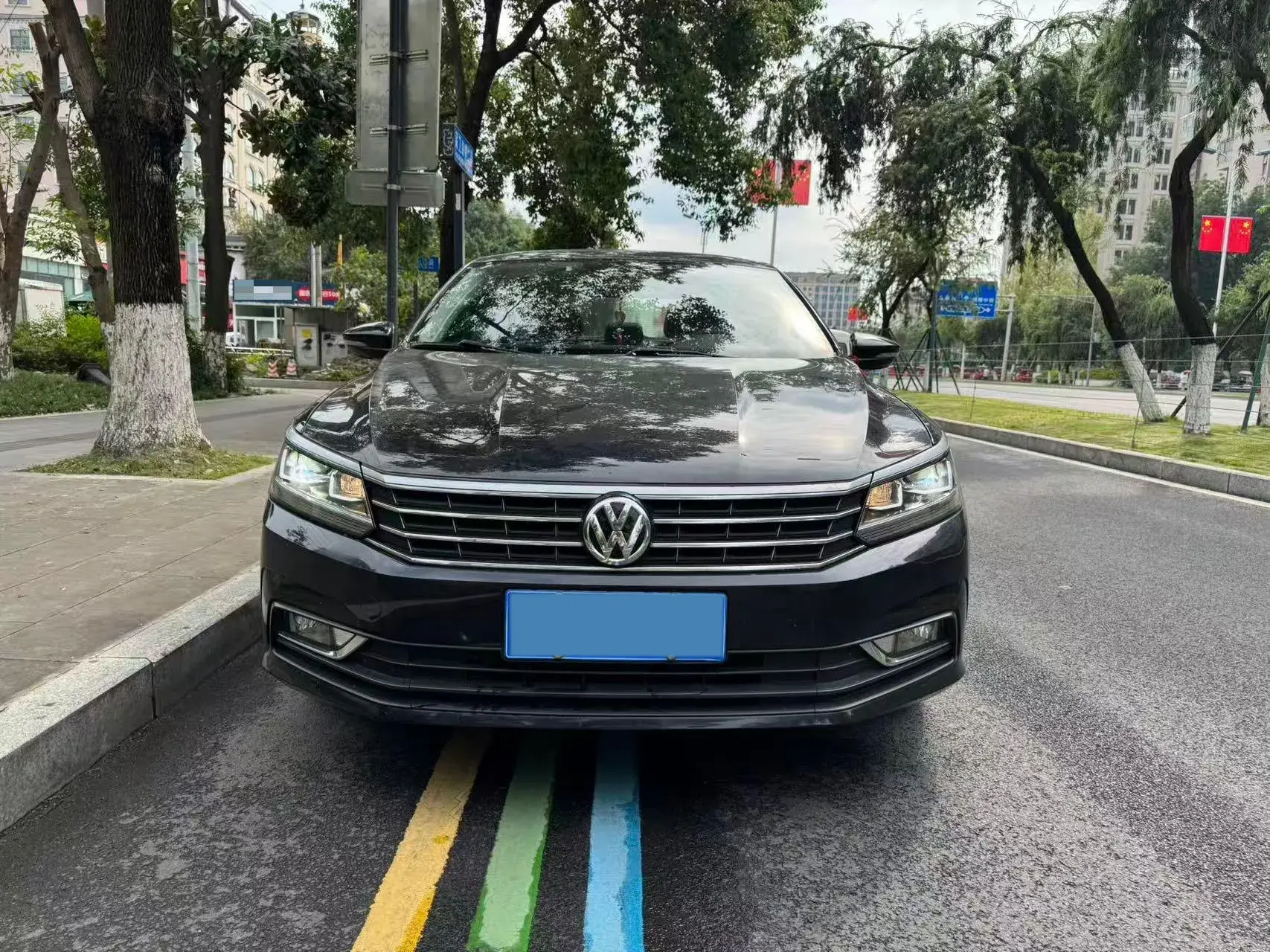 2016 VOLKSWAGEN PASSAT thumbnail 2