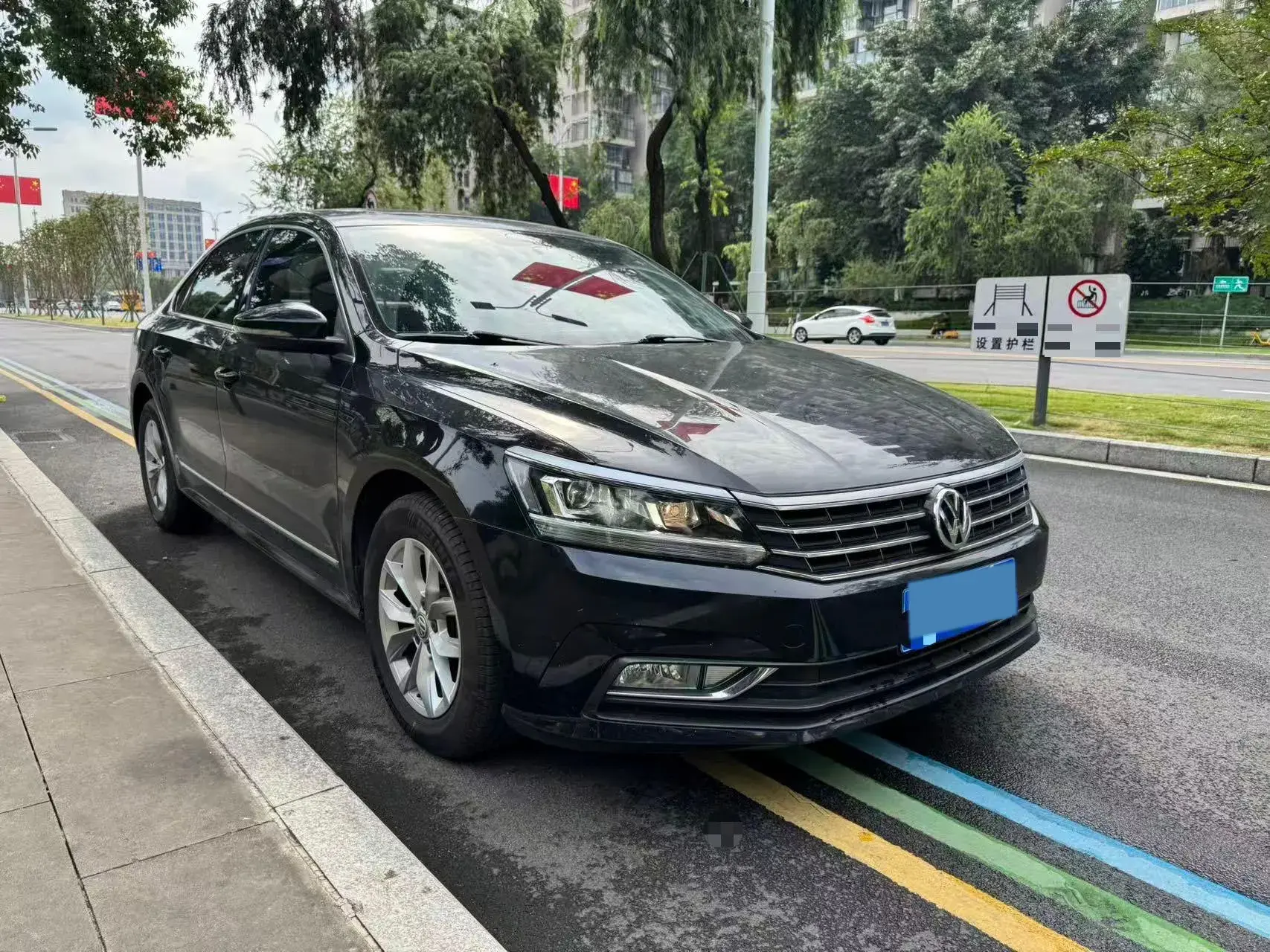 2016 VOLKSWAGEN PASSAT thumbnail 3
