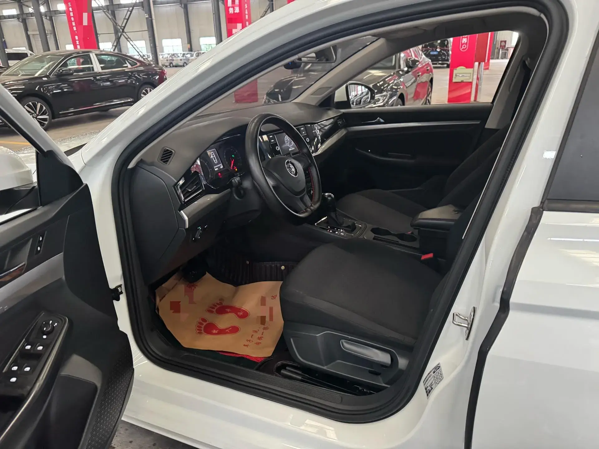 2019 VOLKSWAGEN BORA thumbnail 4