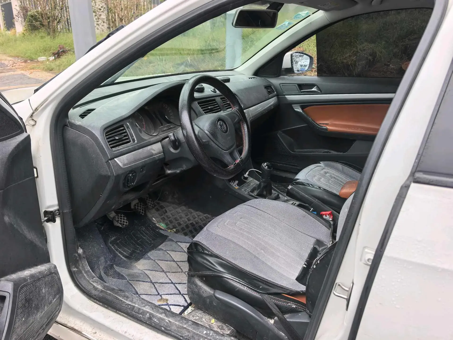 2017 VOLKSWAGEN LAVIDA thumbnail 4