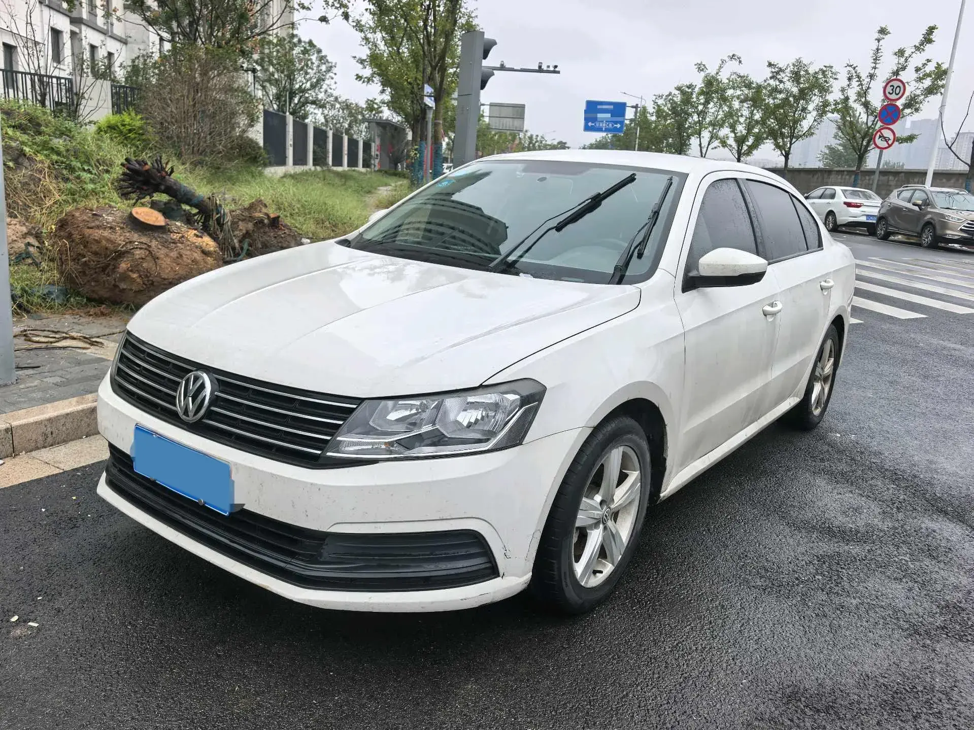 2017 VOLKSWAGEN LAVIDA view 1