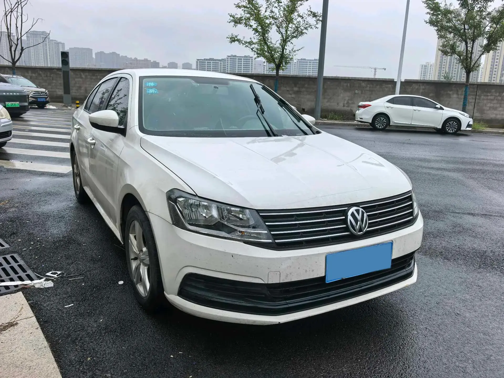 2017 VOLKSWAGEN LAVIDA thumbnail 2