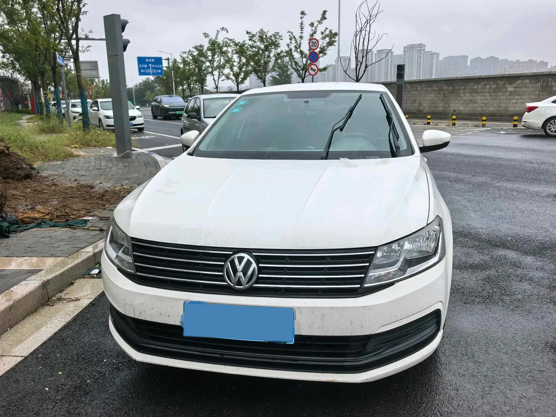 2017 VOLKSWAGEN LAVIDA thumbnail 3