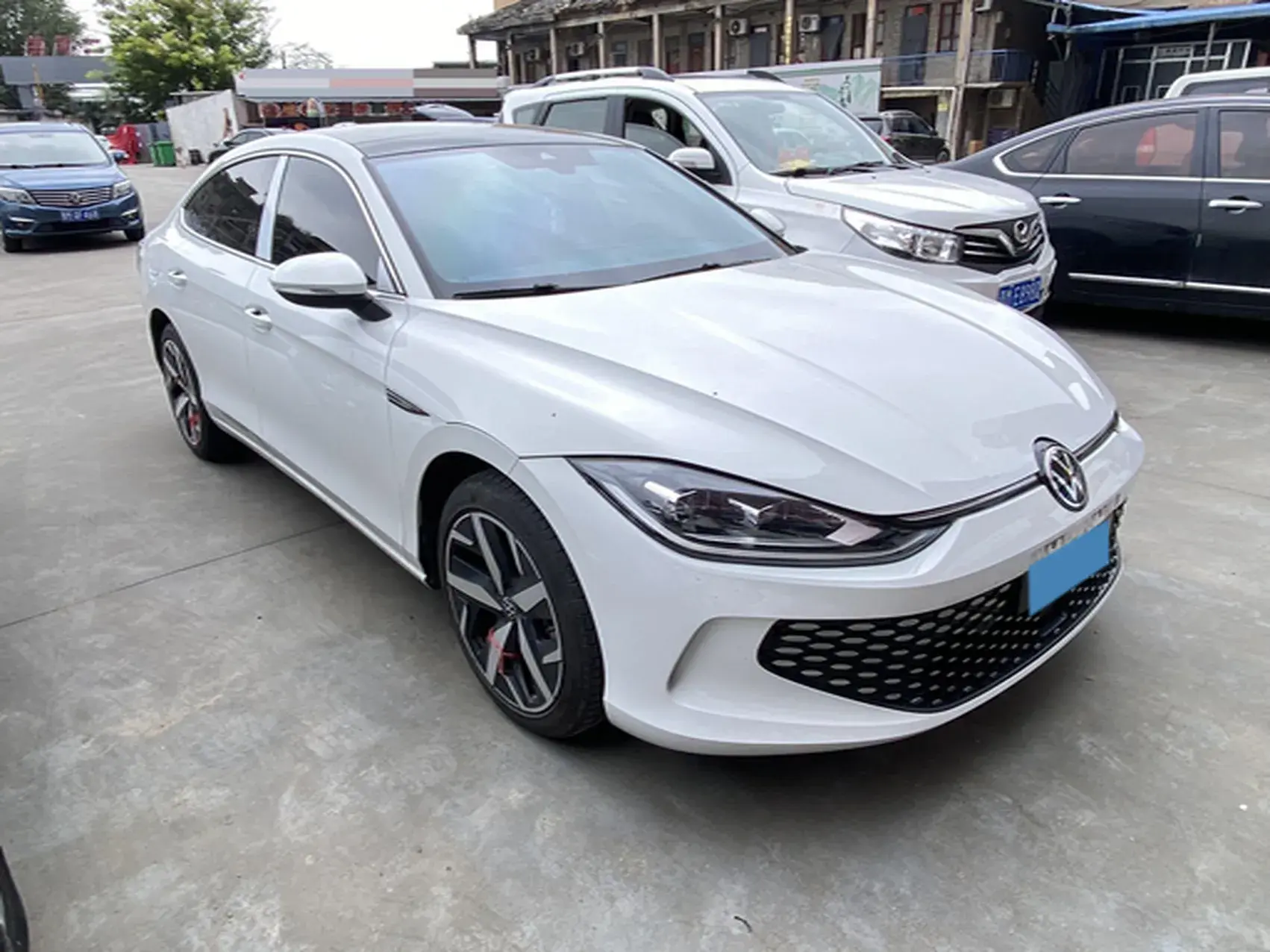 2024 VOLKSWAGEN LAMANDO thumbnail 2