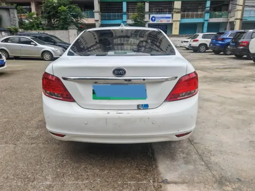 2018 BYD E5 thumbnail 4