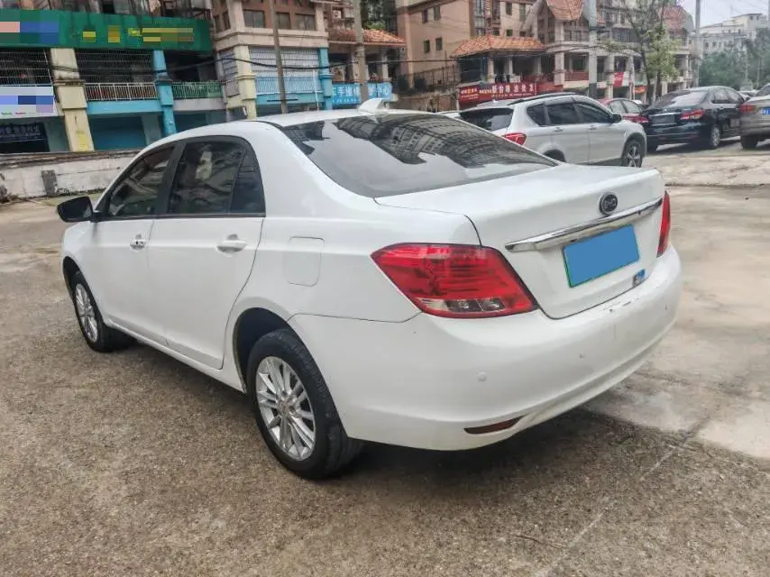 2018 BYD E5 thumbnail 3