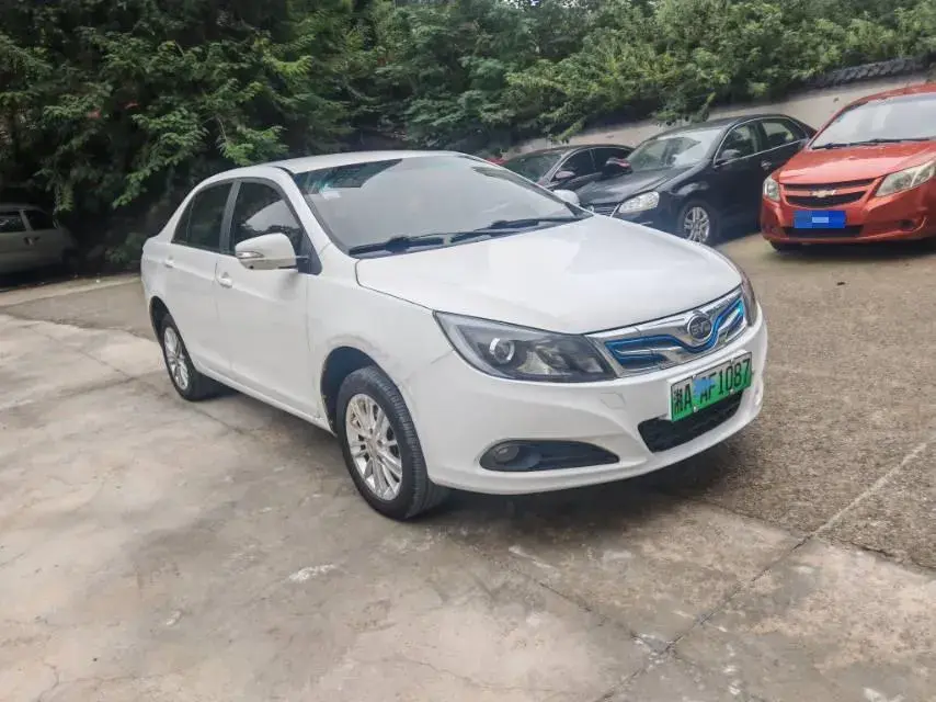 2018 BYD E5 thumbnail 2