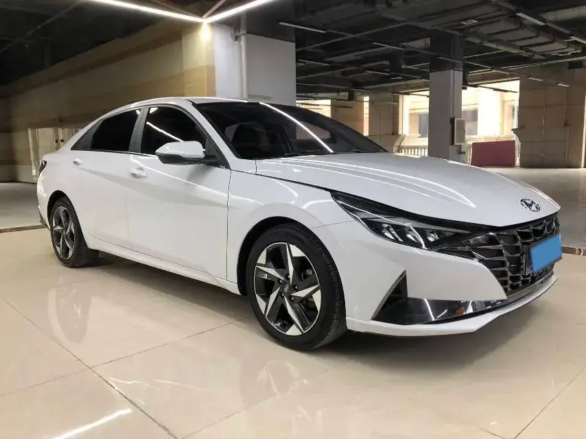 2022 HYUNDAI ELANTRA thumbnail 3