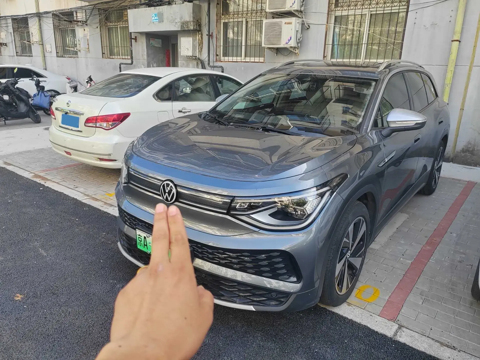 2022 VOLKSWAGEN ID.6 view 1